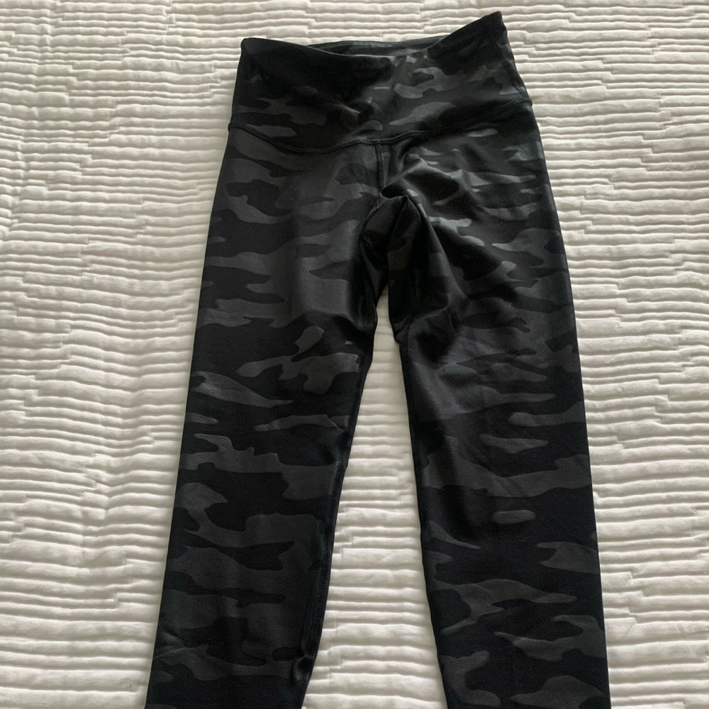 Old Navy Camo 3/4 leggings